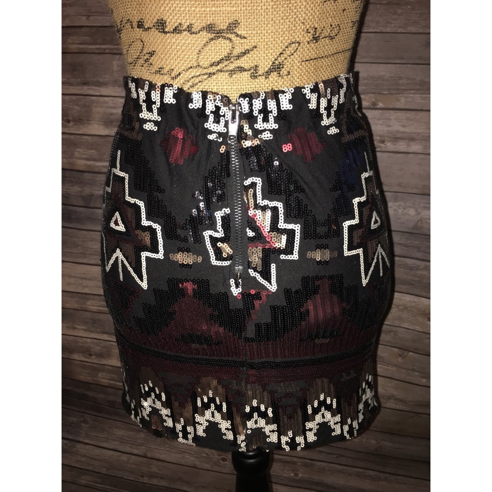 🔥Hot & Delicious Sequin Pencil Skirt - Picture 2 of 4